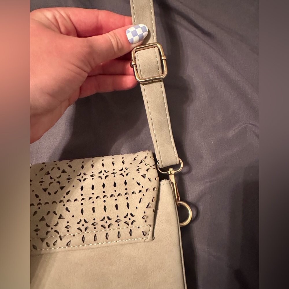 NWOT Women’s Laser-Cut Crossbody Bag with Gold Accent - Picture 7 of 9